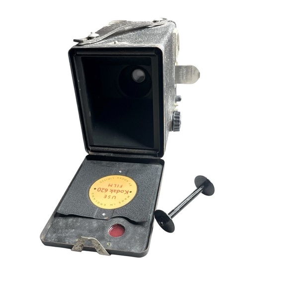 VTG Brownie Six-20 Camera Model D - Picture 10 of 12